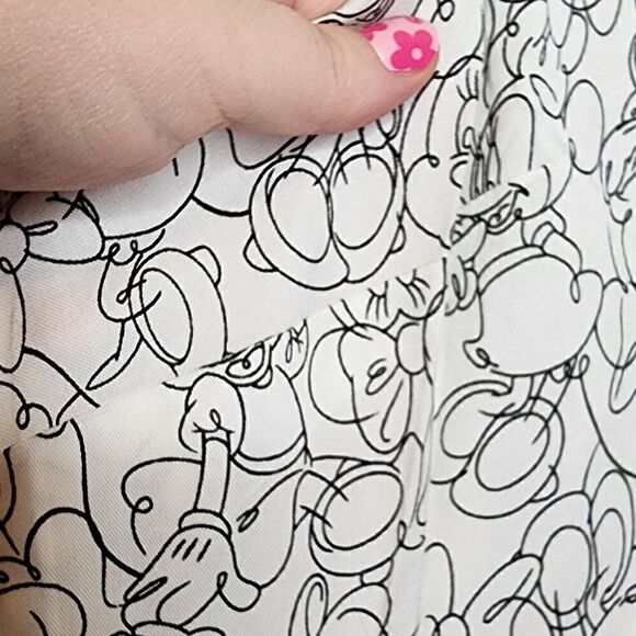 5X 28W Torrid Ivory Minnie Mouse Cartoon Blouse Sleeveless Disney Button Down co - Picture 4 of 7